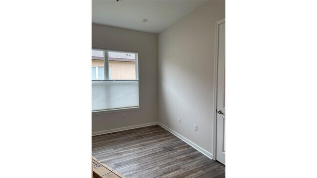 Building Photo - 1305 Bangor Dr
