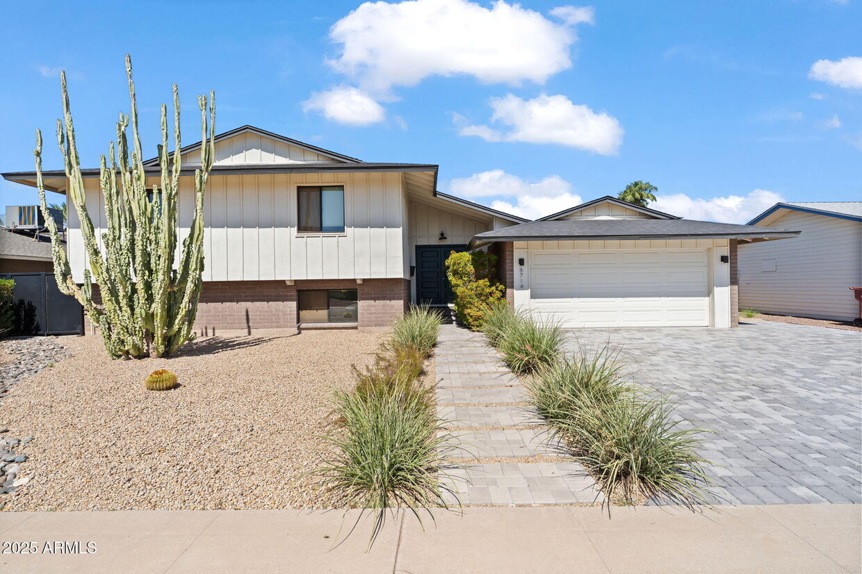 Foto principal - 8714 E Angus Dr