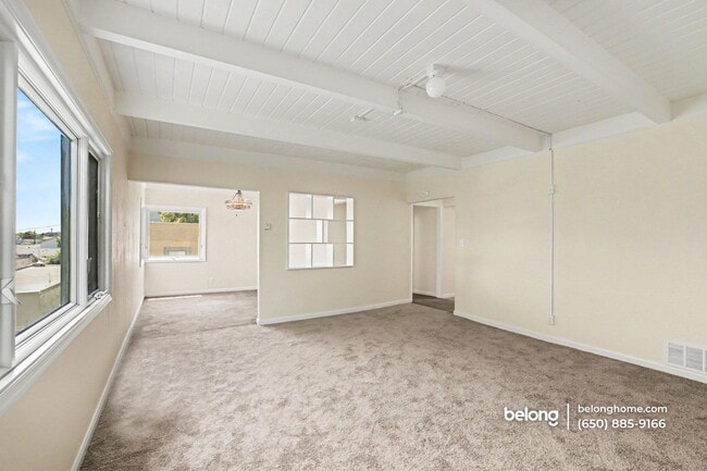 Building Photo - 537 Madison St