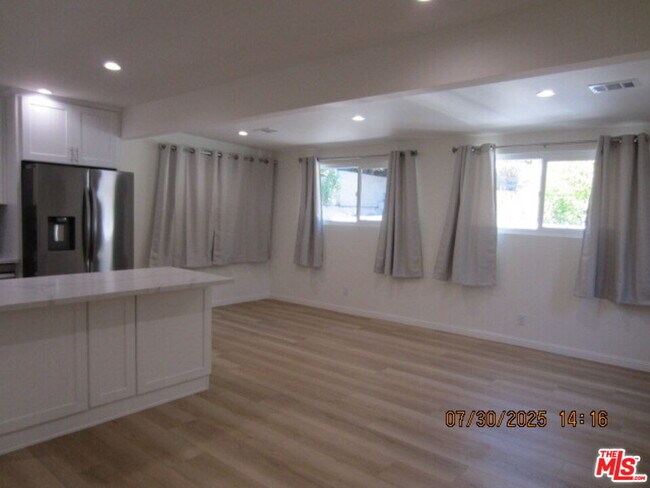 Foto del edificio - 2350-2354 Teviot St