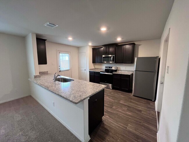 Foto del edificio - Make this your next home!  Near JBSA Lackl...