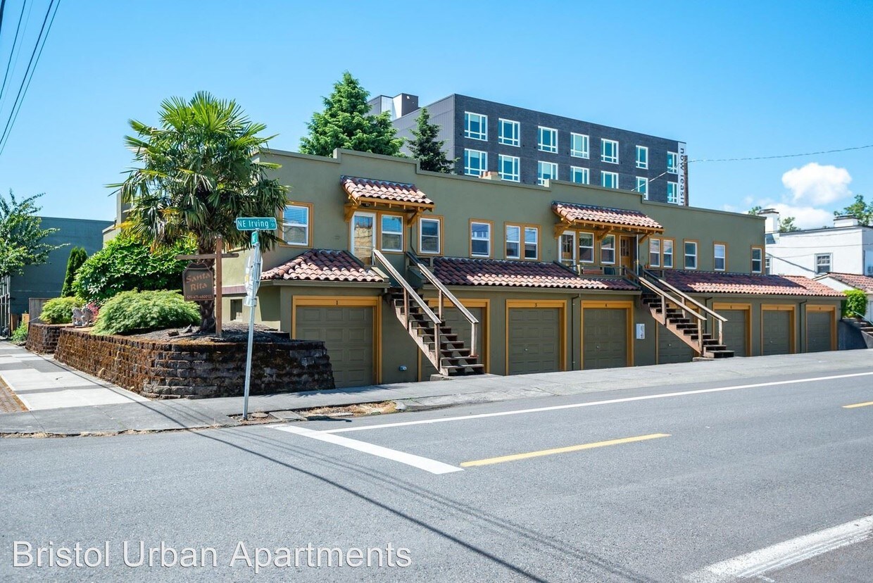 Building Photo - 633 NE 21st Ave