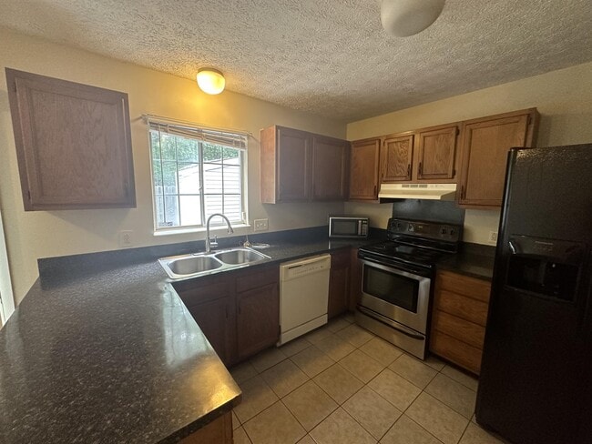 Foto del edificio - 9456 Lexington Cir