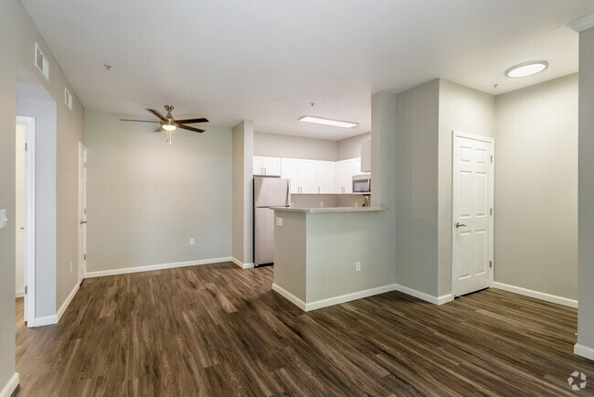 1BR, 1BA - 739SF - Natomas Park