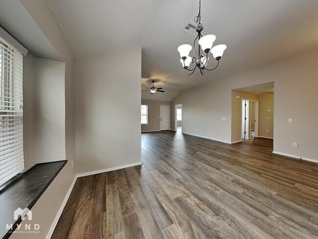 Foto del edificio - 3048 NW 182nd St