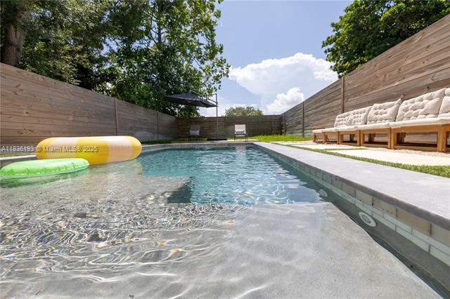 Foto del edificio - 8850 NE 8th Ct
