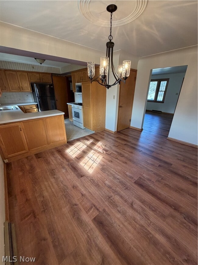 Building Photo - 8615 Chesterton Dr