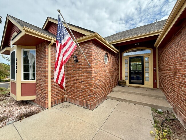 Building Photo - Gorgeous ranch home in Castle Pines!
