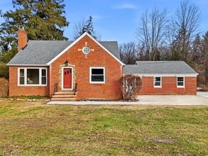 Building Photo - 6119 E Sprague Rd