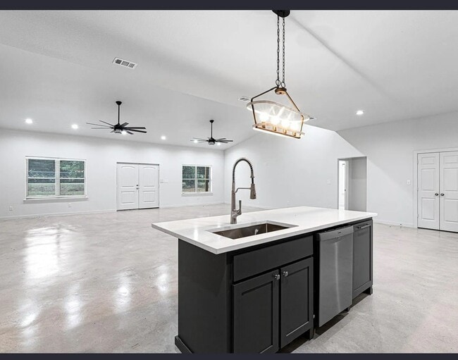 Foto del edificio - 1445 Co Rd 3690