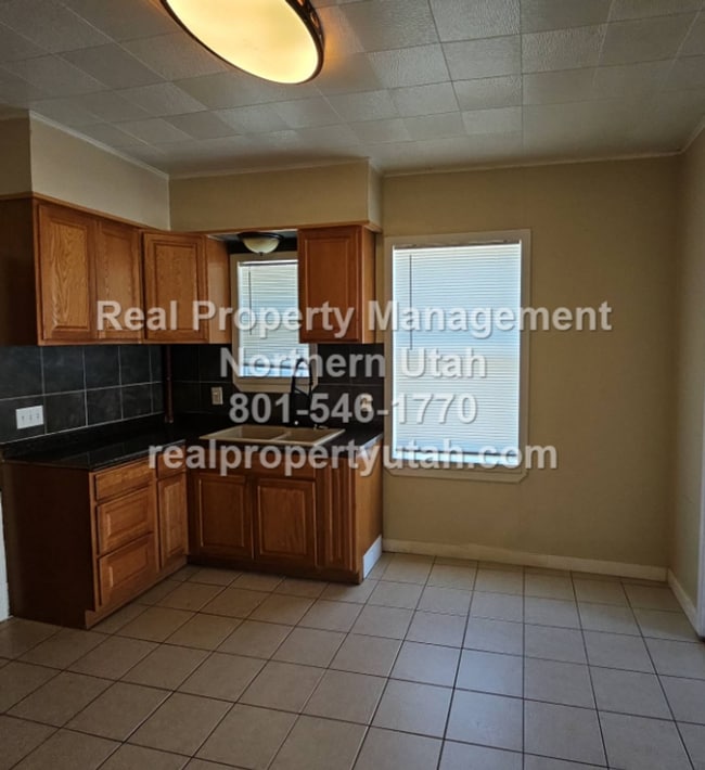 Building Photo - 2 Bedroom 1 Bathroom Ogden Home Available