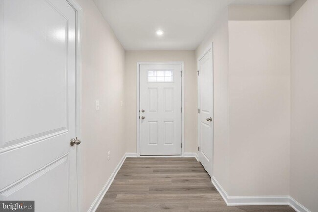 Foto del edificio - 7263 Congressional Cir