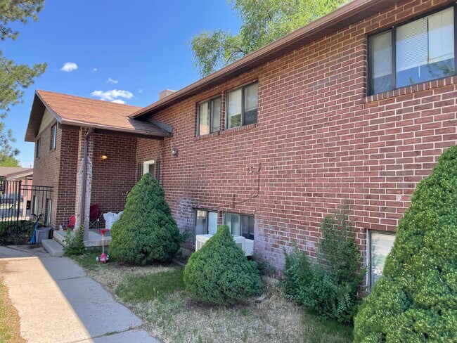 Building Photo - 2322 N 250 W