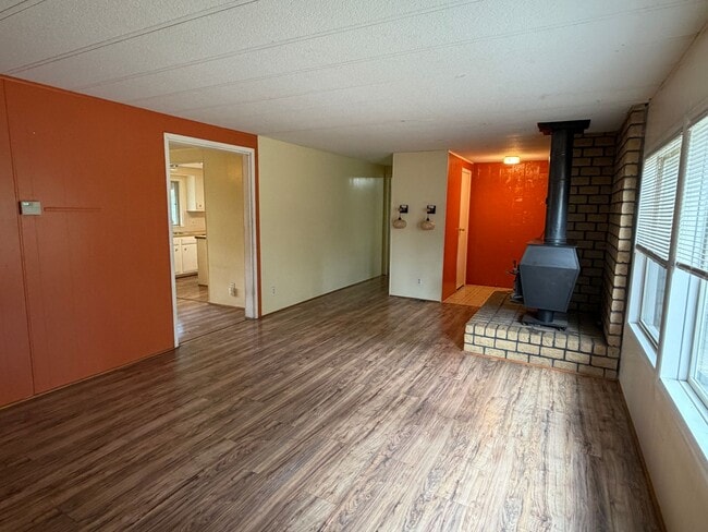 Building Photo - 128 Canyon Creek Trail