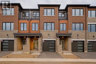 Building Photo - 5 Hine Rd