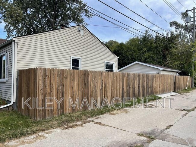 Building Photo - 23028 Pilgrim Ave