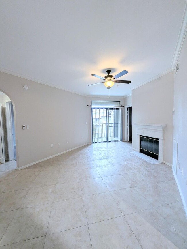 Building Photo - 2x2 Spacious, updated 5th floor unit with ...