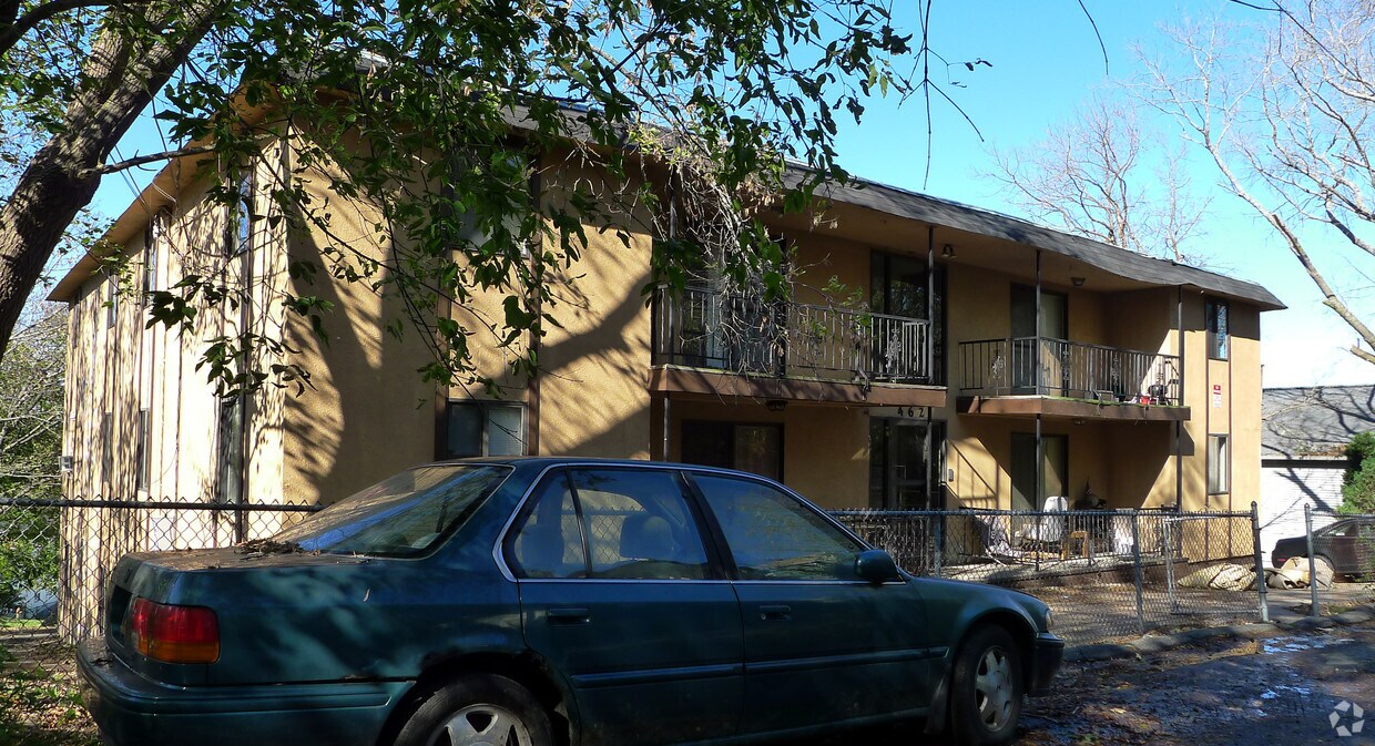 Primary Photo - 462 N Underwood St