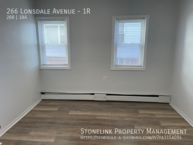 Foto del edificio - 266 Lonsdale Ave