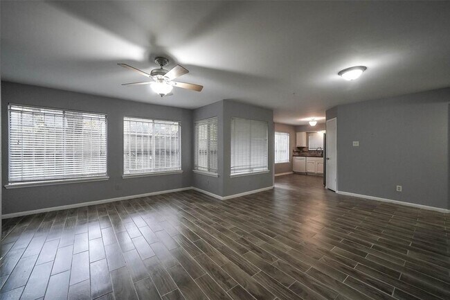 Foto del edificio - 12400 Overbrook Ln