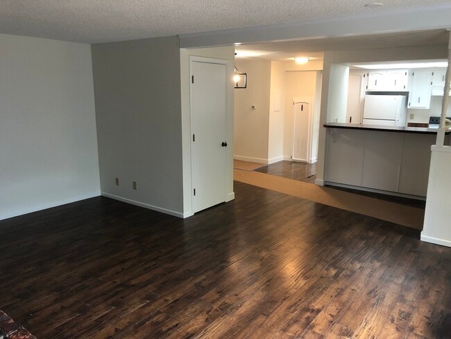Building Photo - 4290 Meadowbrook Court Northeast, Unit 4294