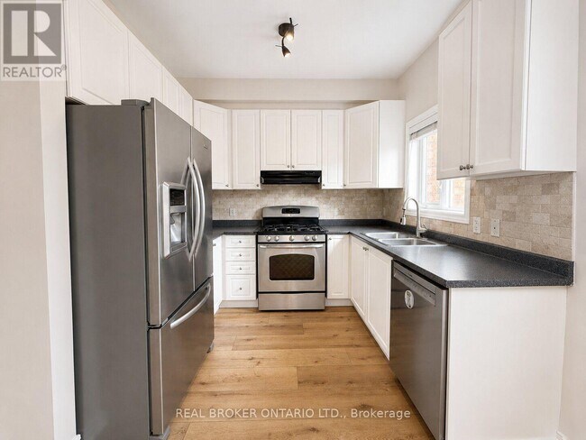 Photo du bâtiment - 204 Springstead Ave