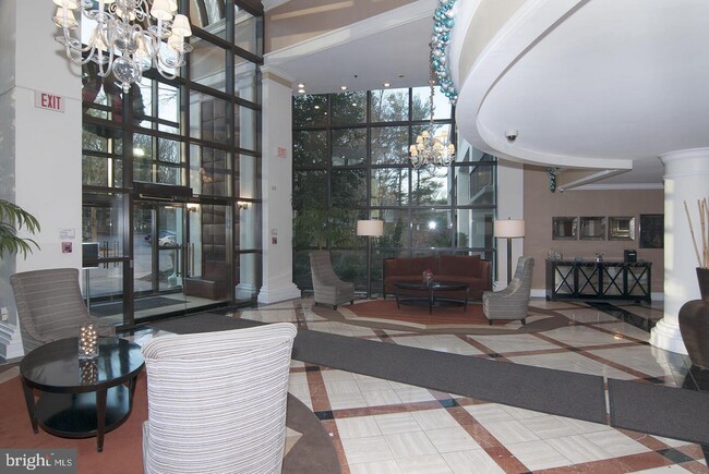 Building Photo - 10101 Grosvenor Pl