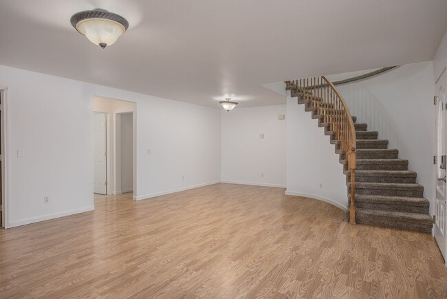 Foto del edificio - Spacious 5 Bedroom Home on 6 Acres – North Pole, Alaska