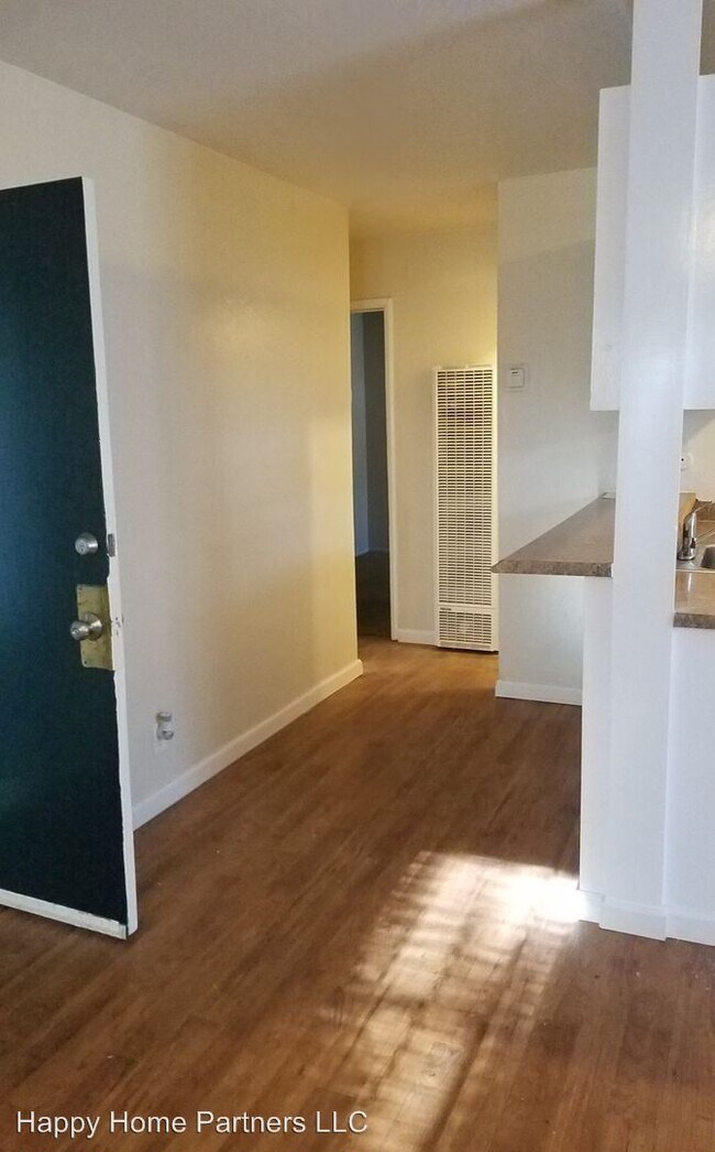 Building Photo - 7036 MacArthur Blvd