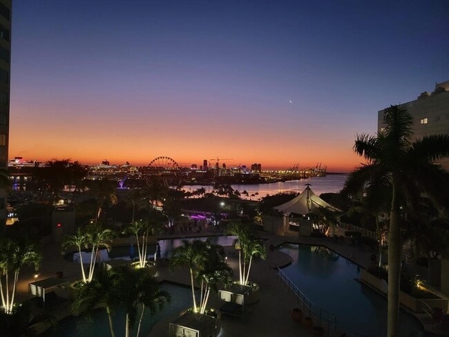 Foto del edificio - 244 Biscayne Blvd