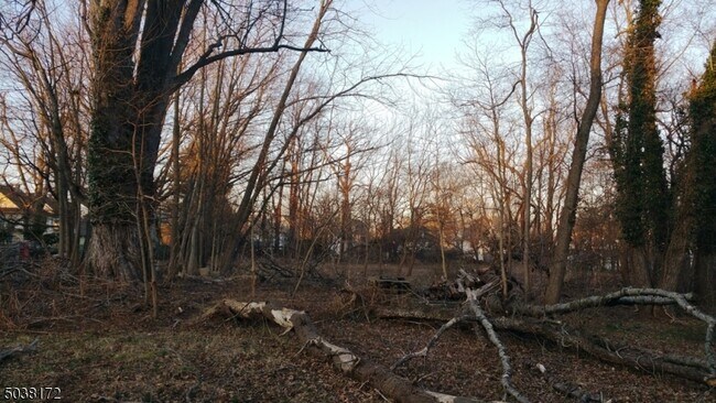 Building Photo - 1030 Sherman Ave