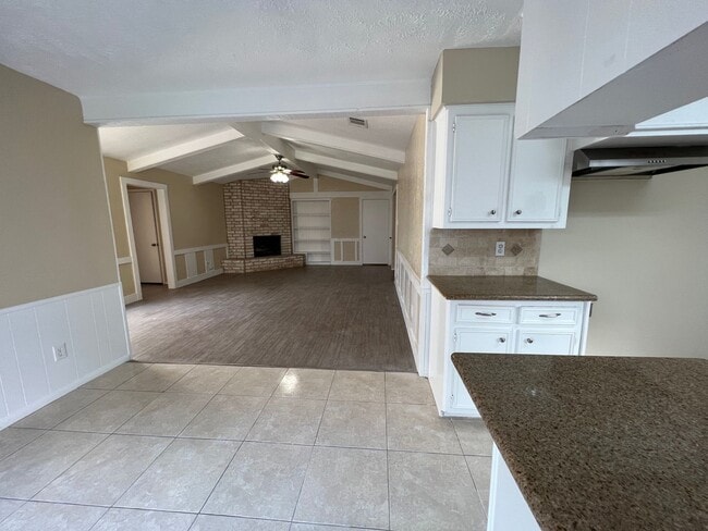 Photo - Really spacious 4bed/2bath single family home