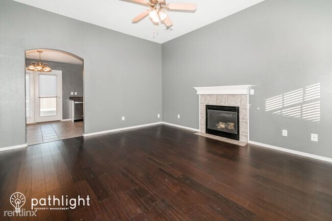 Building Photo - 3 br, 2 bath House - 4300 S 202Nd Avenue UNIT