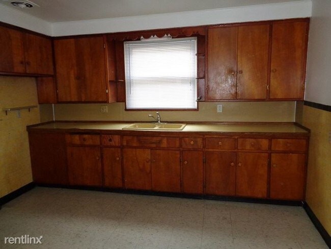 Foto del edificio - 4 br, 1 bath  - 1538 Hoyt St Apt 1