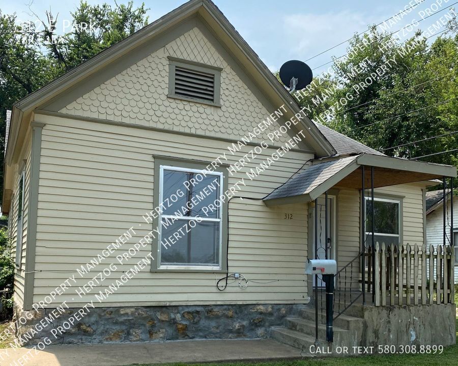 Primary Photo - Adorable 2-Bedroom Home for Rent - Just $695!