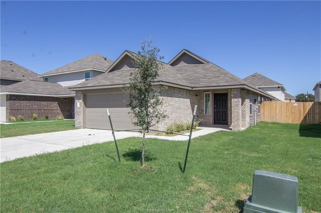 Building Photo - 1133 Crossing Dr