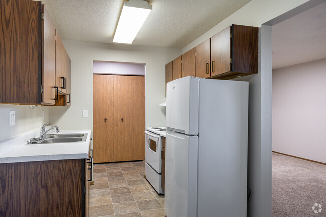 Studio - 400SF - Kitchen - Prairie One