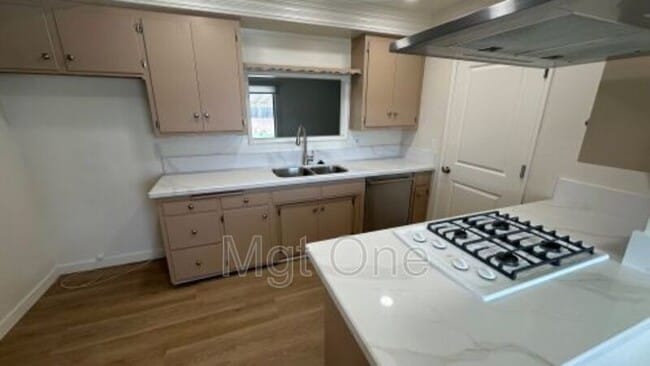 Building Photo - 1582 Tiffany Pl