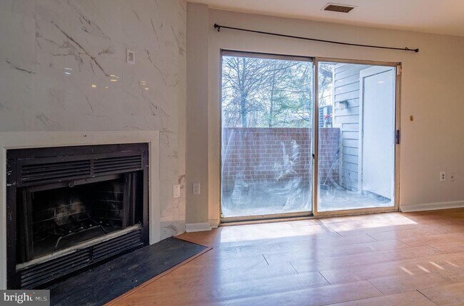 Building Photo - 208 Spring Maiden Ct