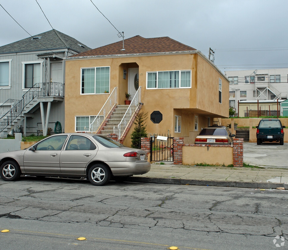Building Photo - 470 Baden Ave