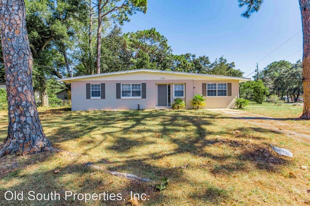 3 br, 2 bath House 710 Belair Road House Rental in Pensacola, FL