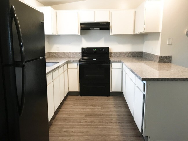 Building Photo - 3020 N. Balboa Avenue #5