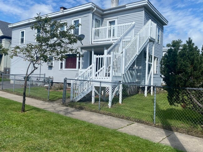 Building Photo - 301 McCool Ave