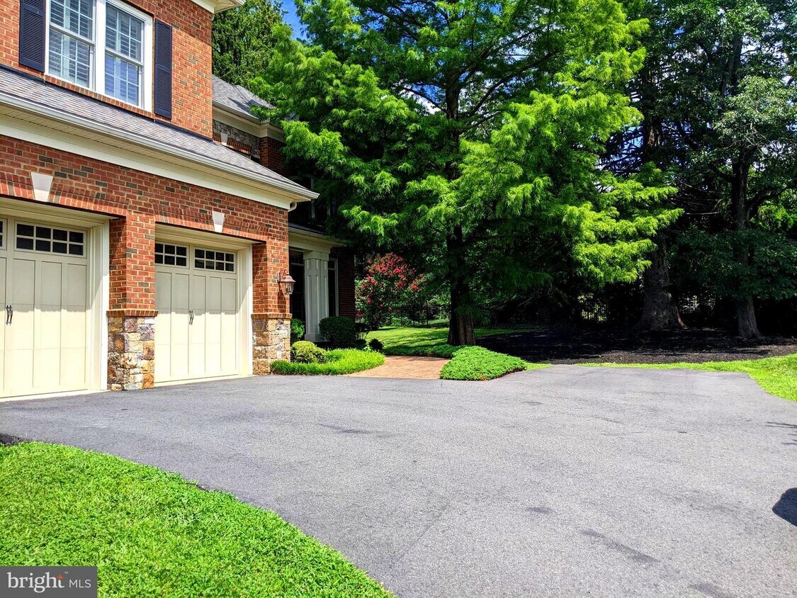 8504 Wedderburn Station Drive, Vienna, VA 22180 House Rental in