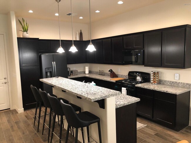 Foto del edificio - 2481 W Mission Timber Cir