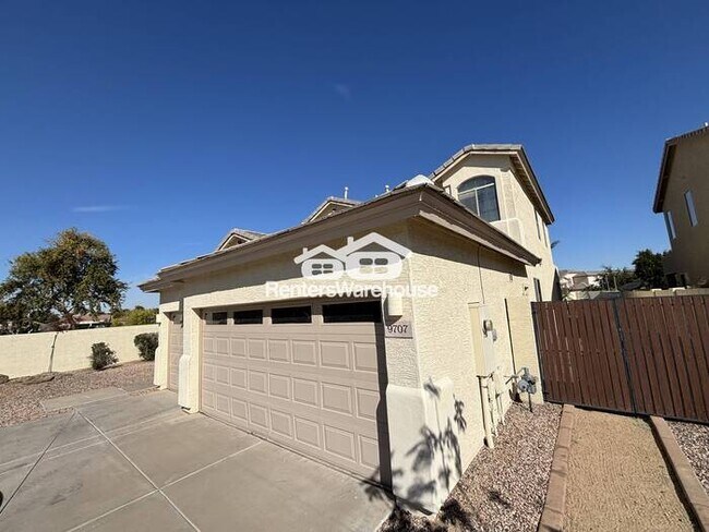 Building Photo - Your very own personal "Country Club" and Desert Oasis at Dobbins Point!
