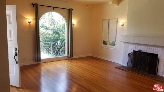 Building Photo - 1125 S Oakhurst Dr