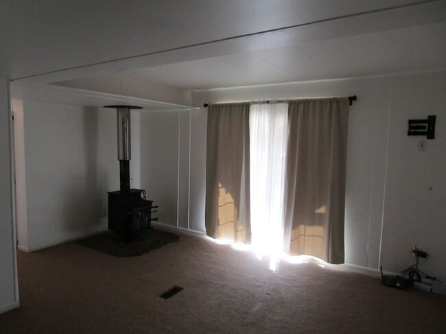 Foto del edificio - Manufactured Home and ADU on Lower End of Juniper Canyon - Available Now!
