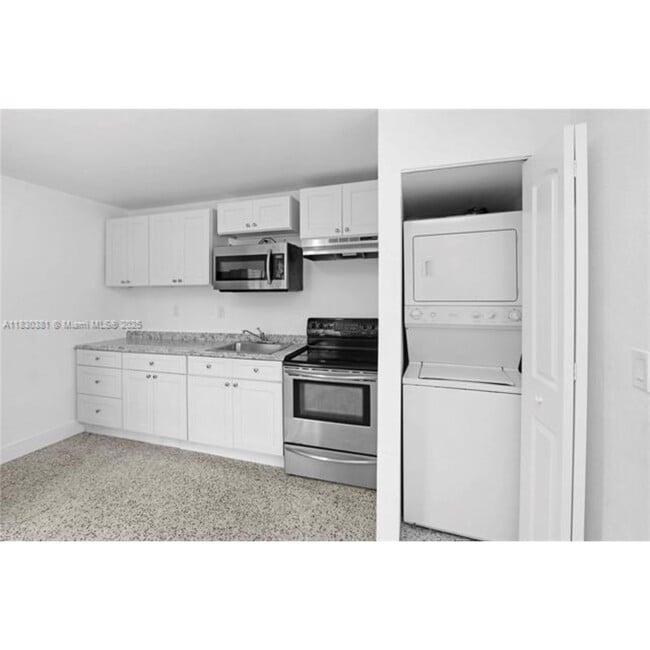 Building Photo - 3531 SW 91st Ave