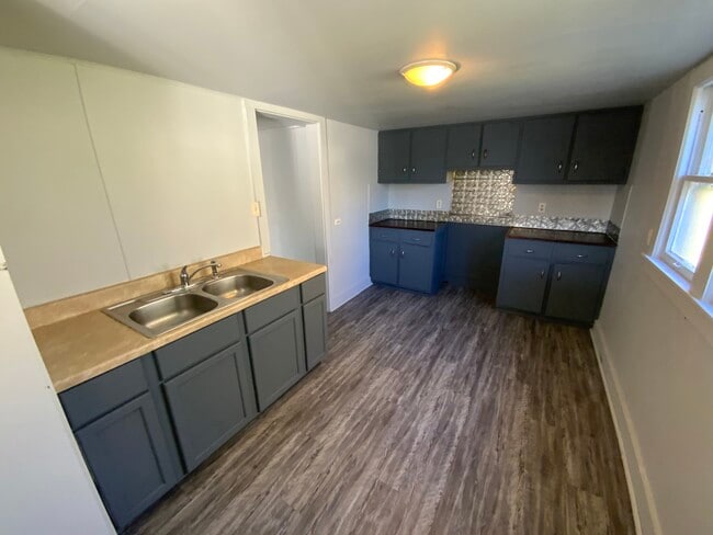 Building Photo - 15 E Voorhees St